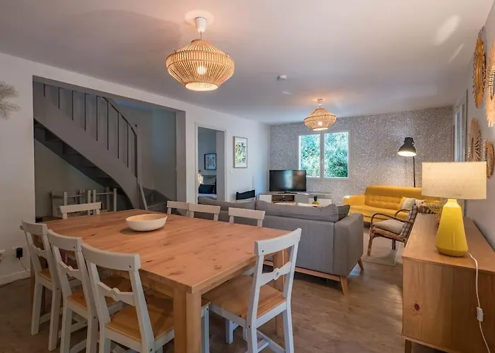 Les Pins A Deux Pas De La Pyla Sur * La Teste-de-Buch